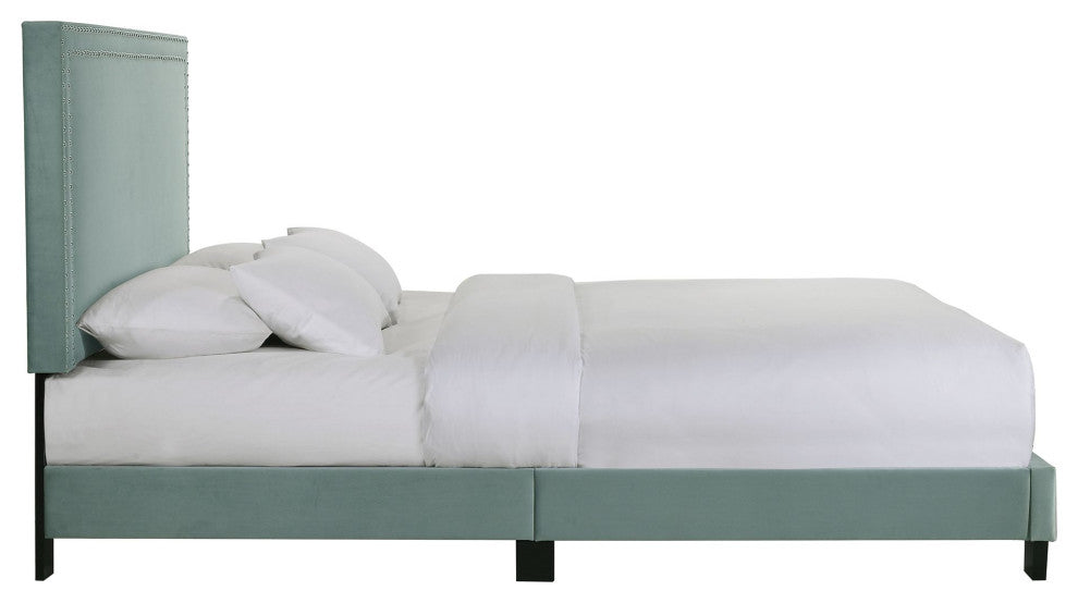 Picket House Furnishings Emery Upholstered Queen Bed With 2 Nightstands in Green