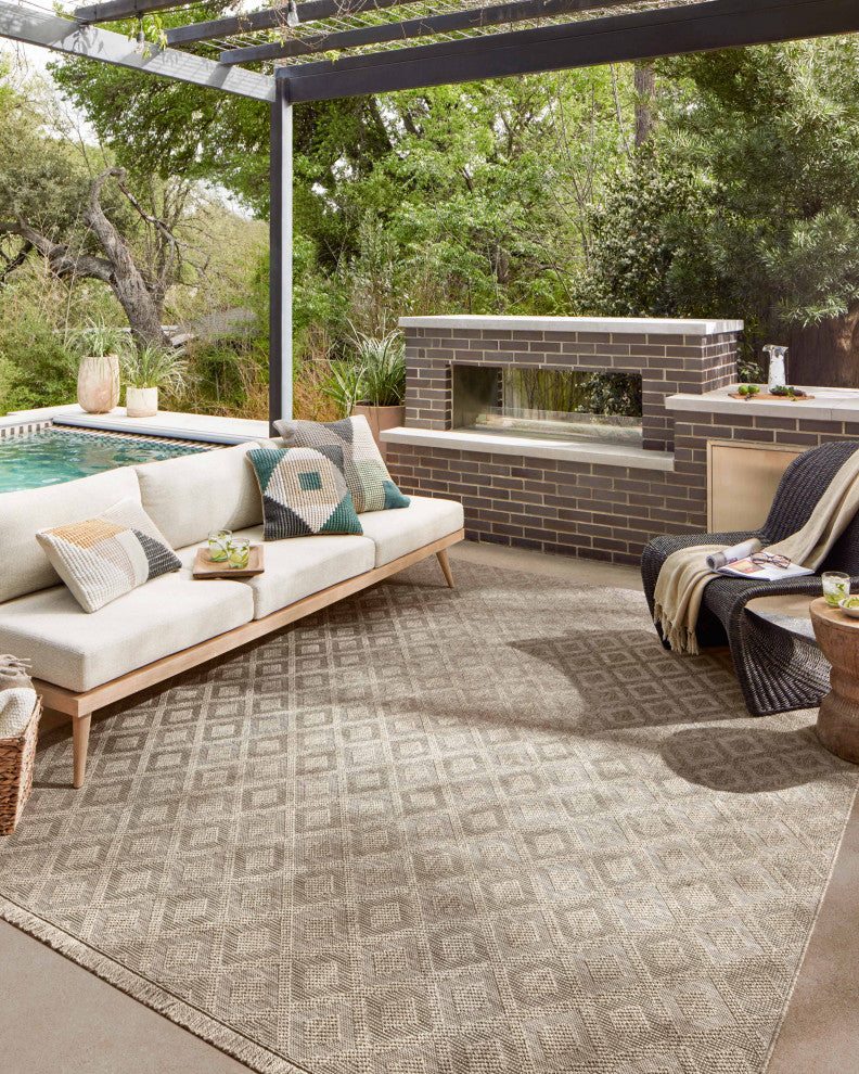Loloi II In / Out Dawn Natural 7''-8" x 7''-8" Round Area Rug