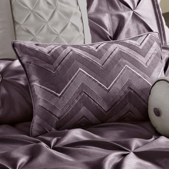 Madison Park Laurel 7 Piece Tufted Comforter Set in Plum