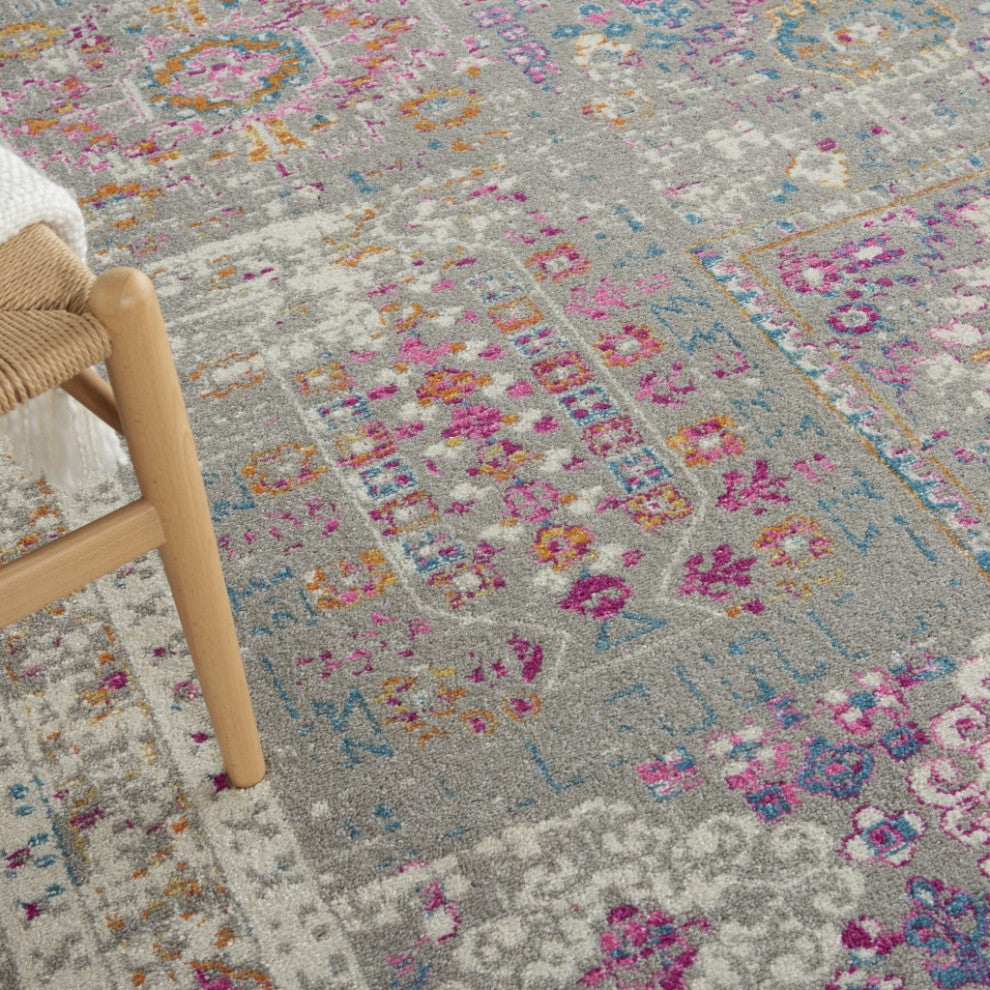 8" x 10" Gray Distressed Ornamental Area Rug