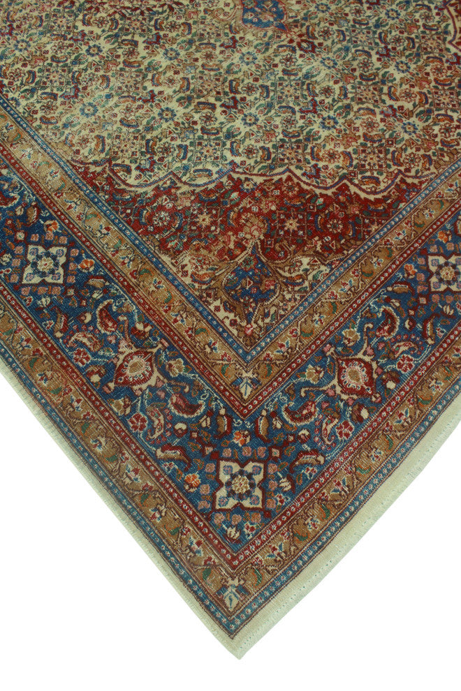 Fine Vintage Distressed Zavrina Ivory/Blue Rug, 6'7x9'10