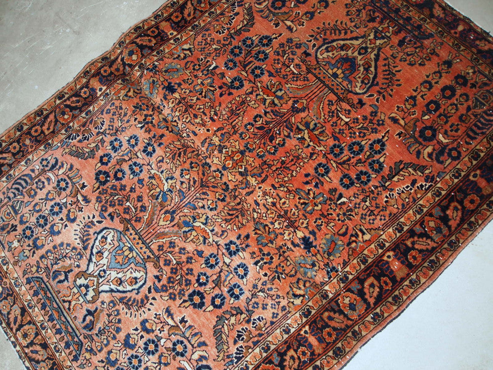 Handmade antique Persian Sarouk rug 3.6' x 5.4' (109cm x 164cm) 1920s