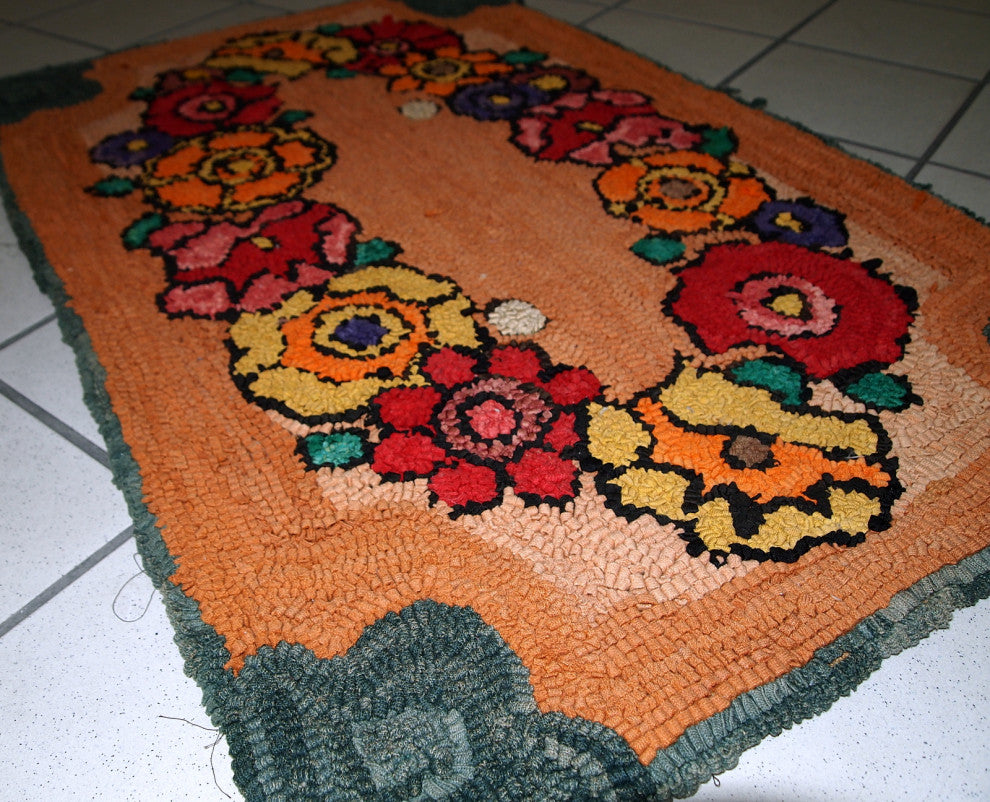 Handmade Vintage American Hooked Rug 2'x3', 61cmx91cm 1940s