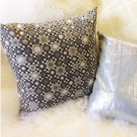 Pillow Decor - Houndstooth Spheres Throw Pillow, Gray, 18" X 18"