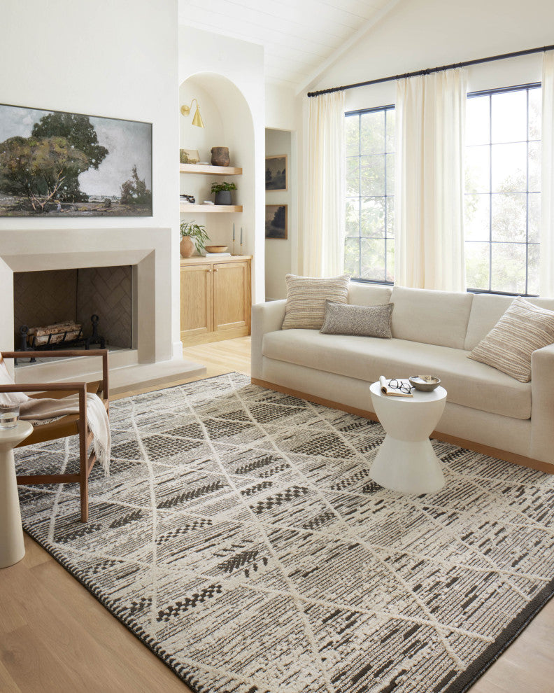 Loloi II Fabian Charcoal/Ivory 4'x6' Accent Rug