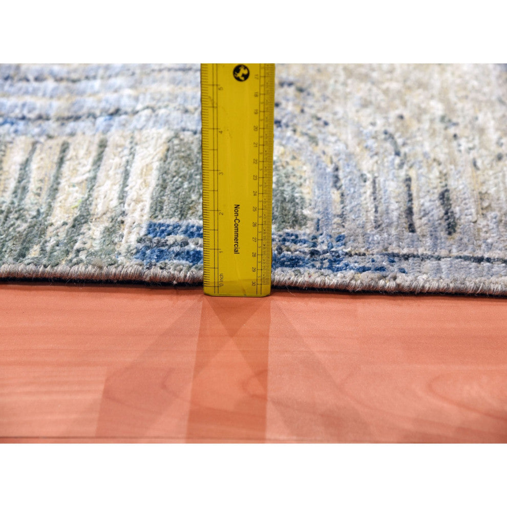 THE INTERTWINED PASSAGE Silk Textured Wool Hand Knotted Oriental Rug, 4'0"x6'1"