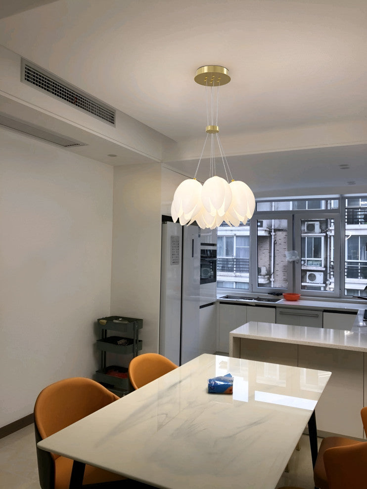 Idro | Modern Ceiling Chandelier in the Shape of Flower for Bedroom, Dining Room, 7 Heads, Trichromatic Light