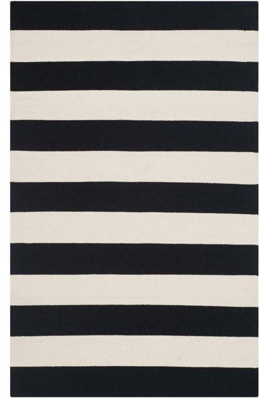 Safavieh Montauk Mtk712D Rug, Black/White, 2'6" X 4'0"