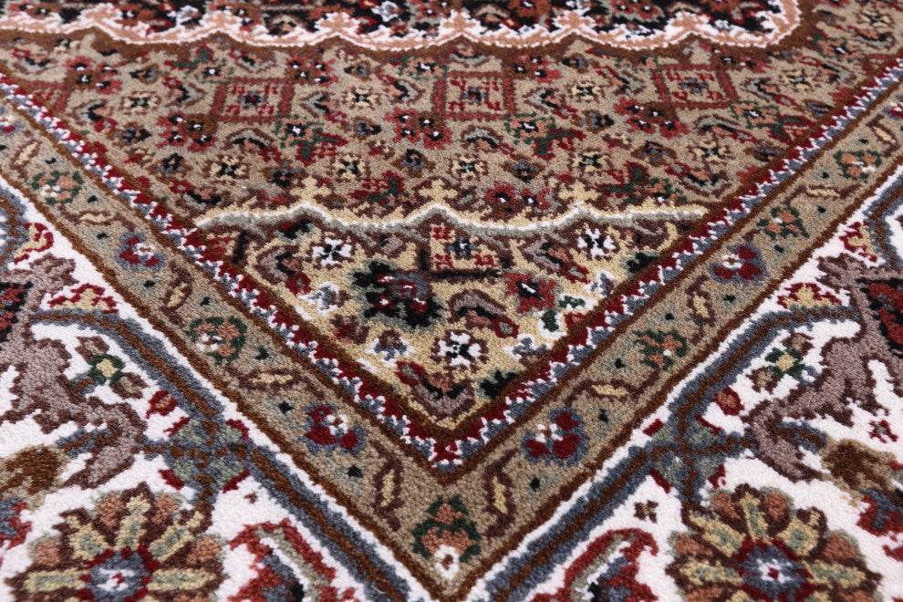 Persian Tabriz Wool and Silk Handmade Rug 4' 0" X 6' 1" Q8935