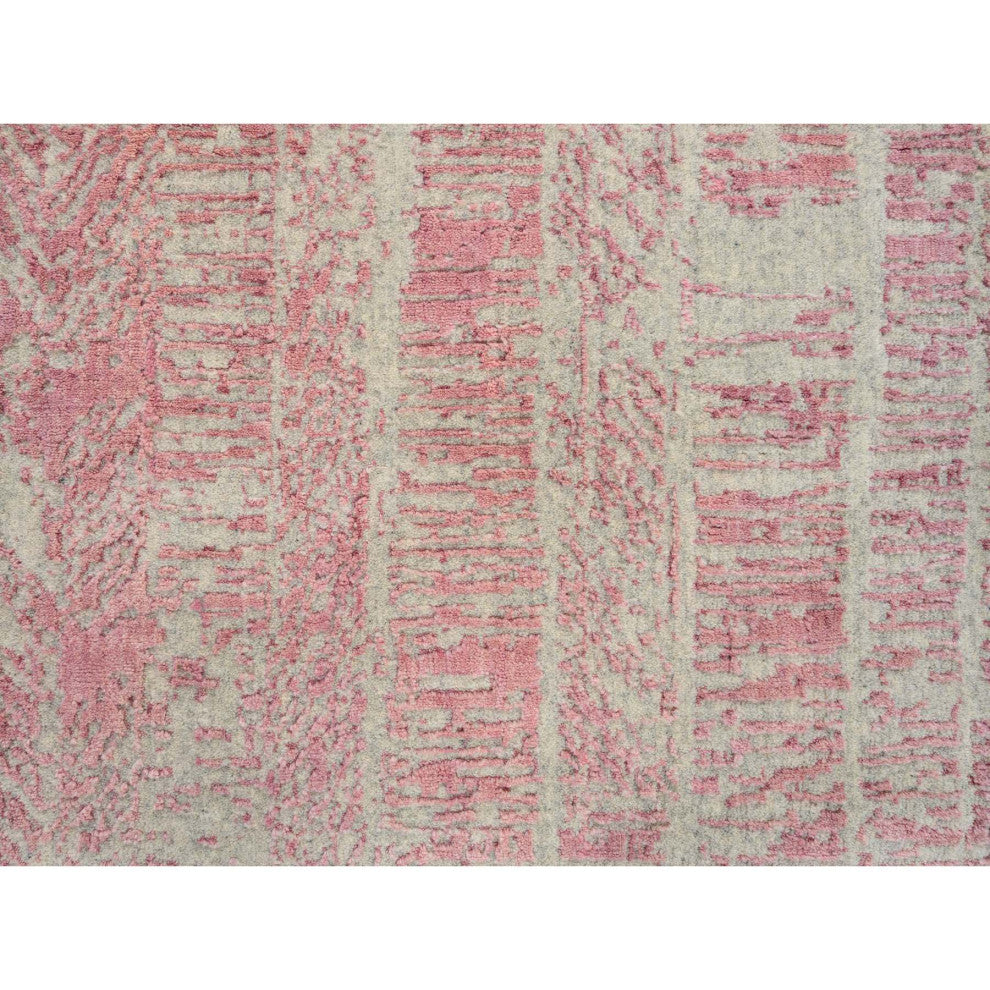Rose Pink, Jacquard Hand Loomed, Wool and Art Silk, Runner Rug, 2'6"x8'0"