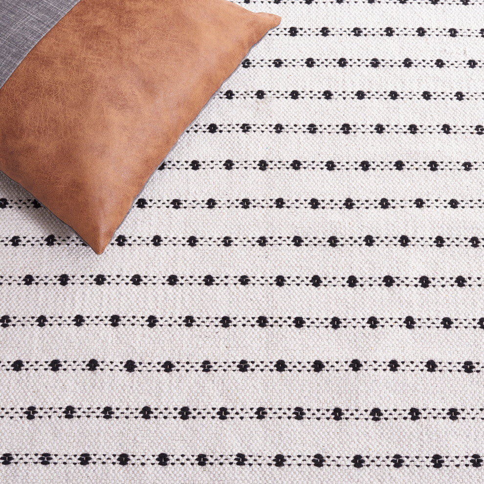 Safavieh Montauk Collection MTK714Z Rug, Black/Ivory, 3' x 5'