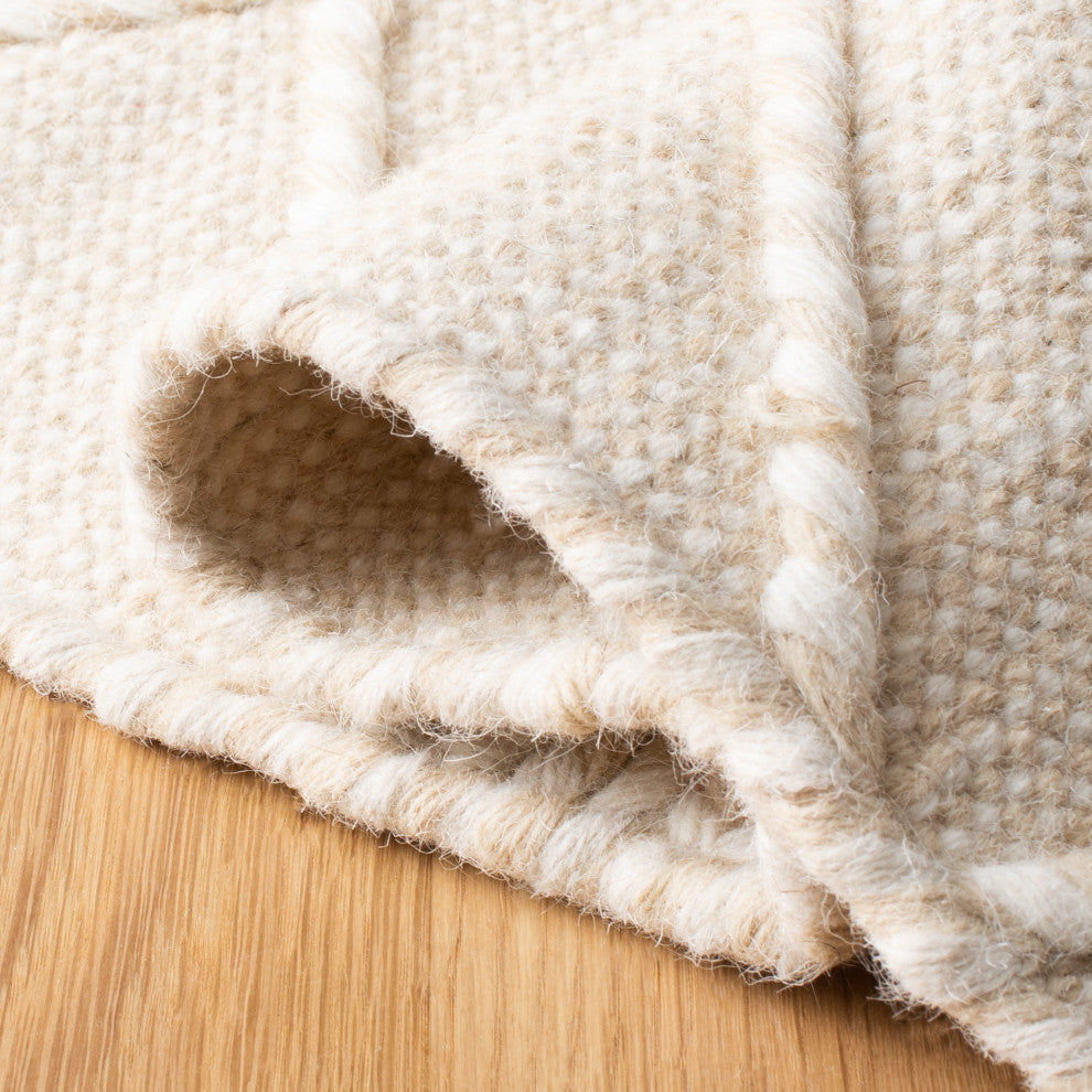 Safavieh Casablanca Collection CSB575B Rug, Beige/Ivory, 6' X 9'