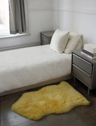 Milan Shearling Single Sheepskin Rug 2'x3', Canary