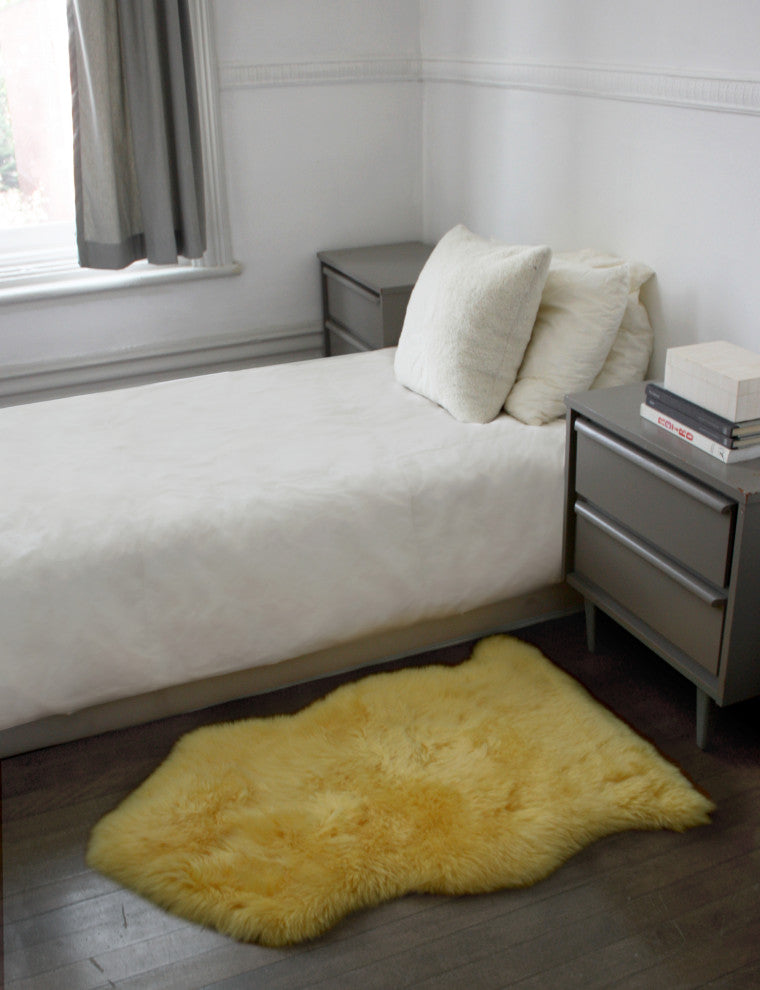 Milan Shearling Single Sheepskin Rug 2'x3', Canary