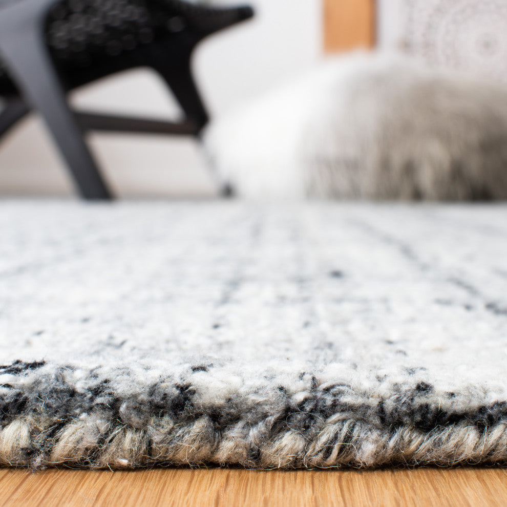Safavieh Couture Abstract Collection, ABT141 Rug, Grey/Black, 2'3"x4'