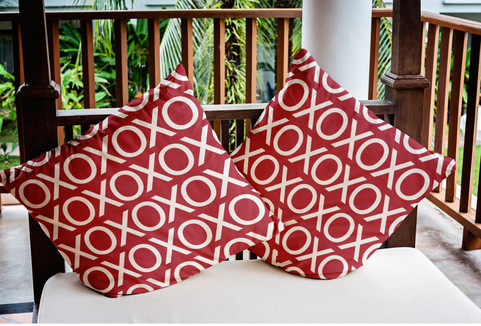 Hugs and Kisses Valentines Indoor/Outdoor Throw Pillow, Brick, 16x16"