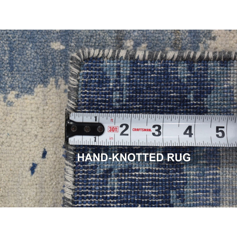Ivory/Denim Blue 100% Wool Hand Knotted Modern Abstract Design Rug, 2'0"x3'0"