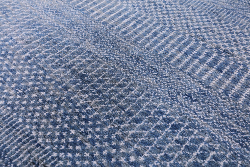 6' 1" X 9' 5" Savannah Grass Hand-Knotted Wool and Silk Rug Q11409
