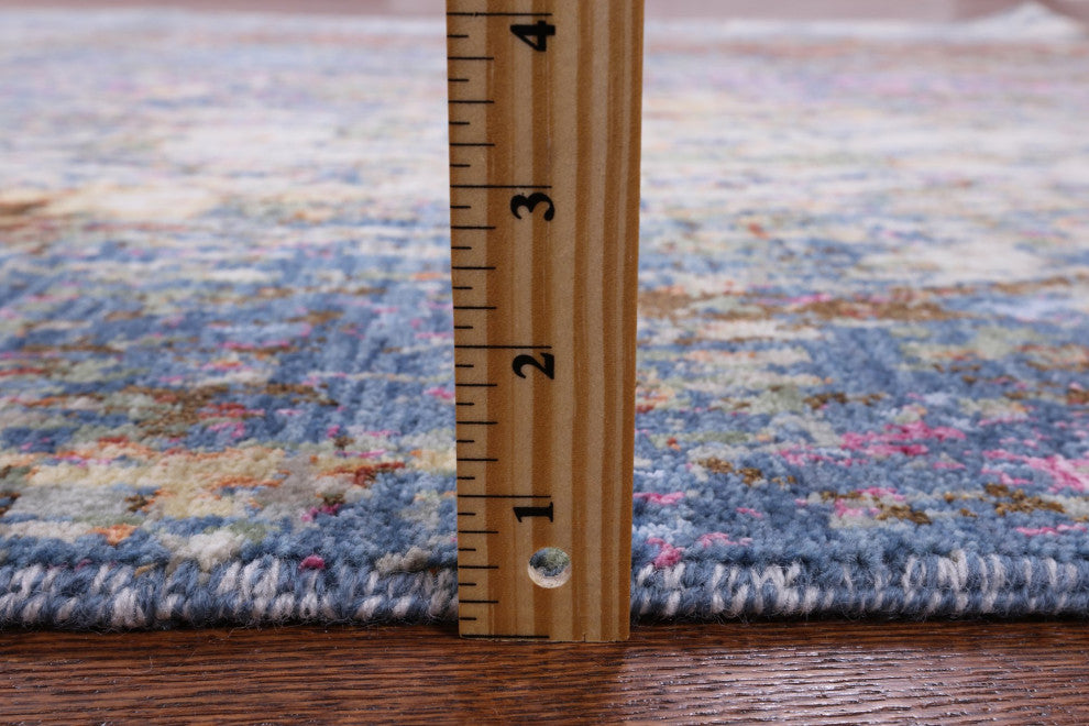 Abstract Wool and Silk Hand Knotted Rug 6' 0" X 9' 0" Q7202