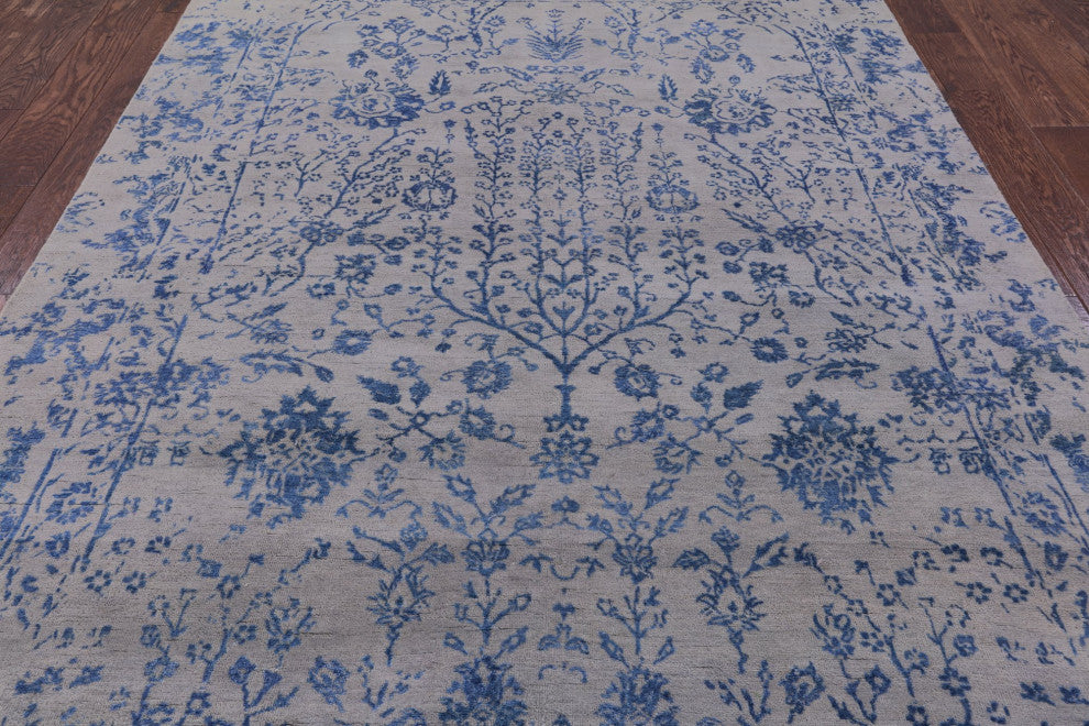 5' 11" X 8' 11" Handmade Persian Wool and Silk Rug Q7110