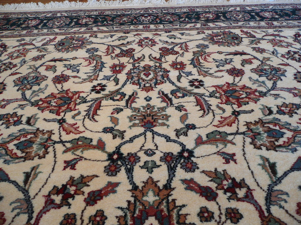 Hand-Knotted Oriental Rug Fine Kashan Design, 6x9