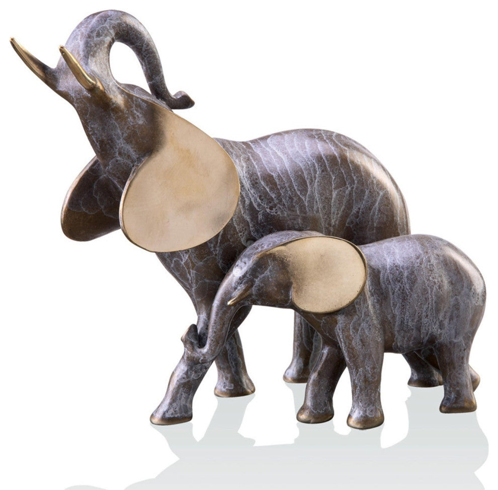 Elephant Mama and Baby Sculpture.