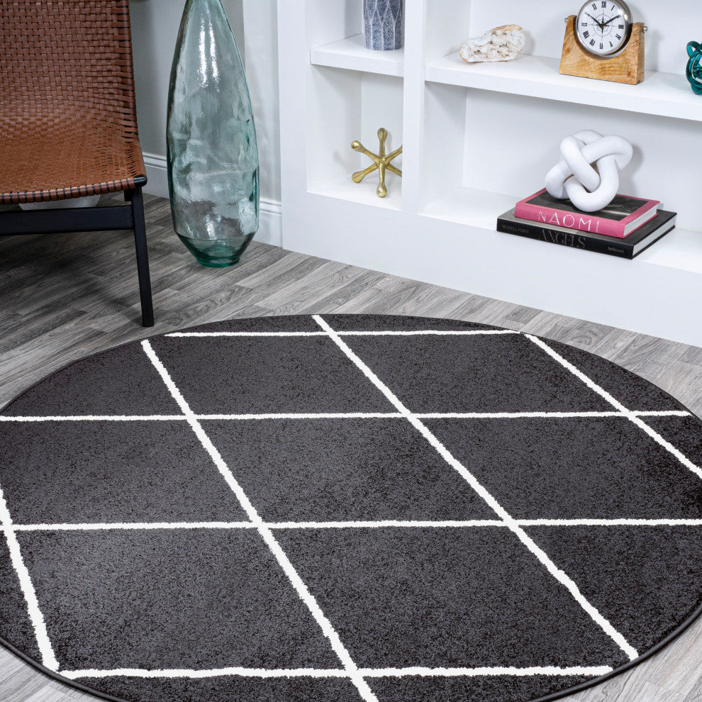 Cole Minimalist Diamond Trellis Black/White 5' Round Area Rug