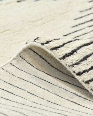 Bernie, Handmade Area Rug 5' 0" x 8' 0"