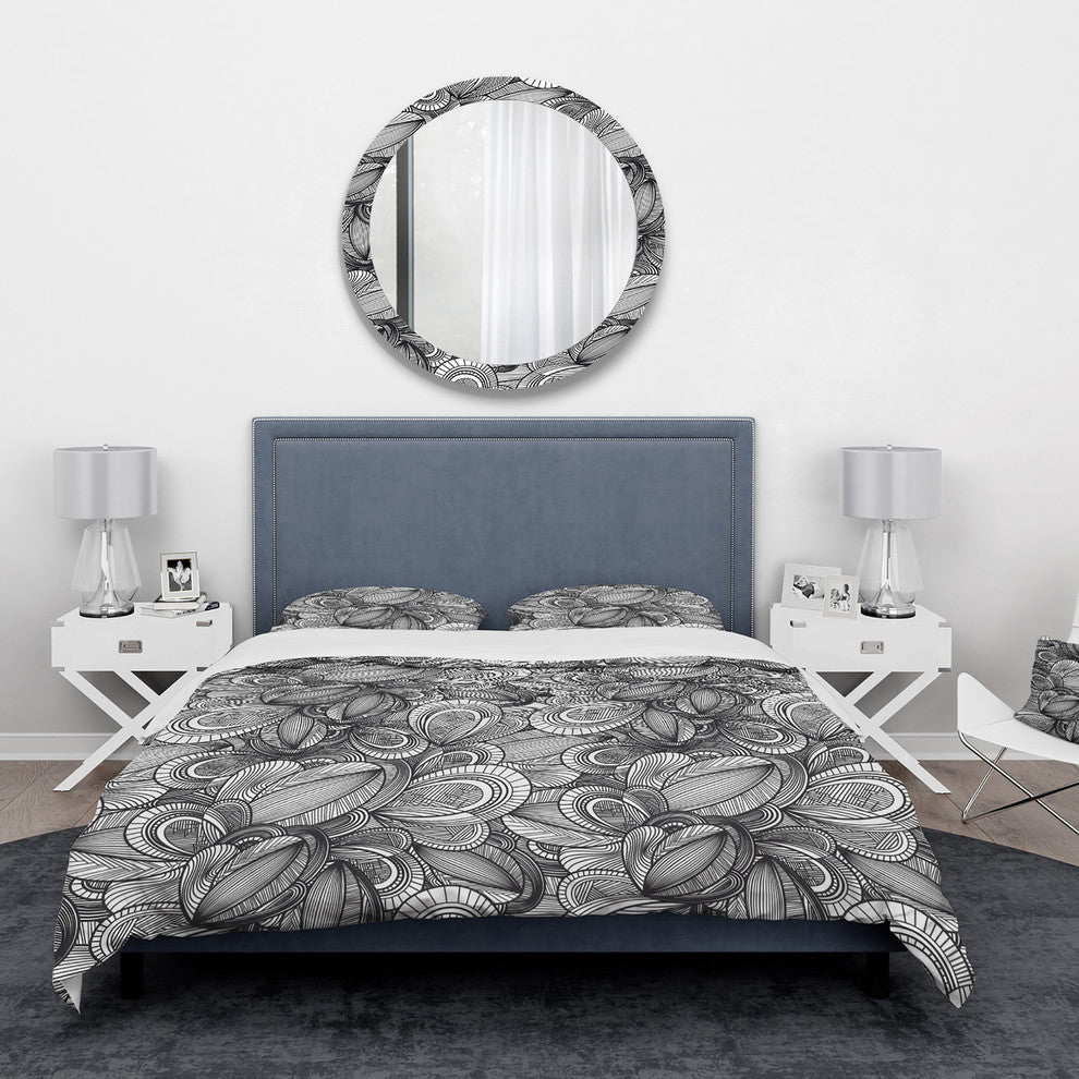 Geometric Leaves in Black and White Abstract Duvet Cover, King