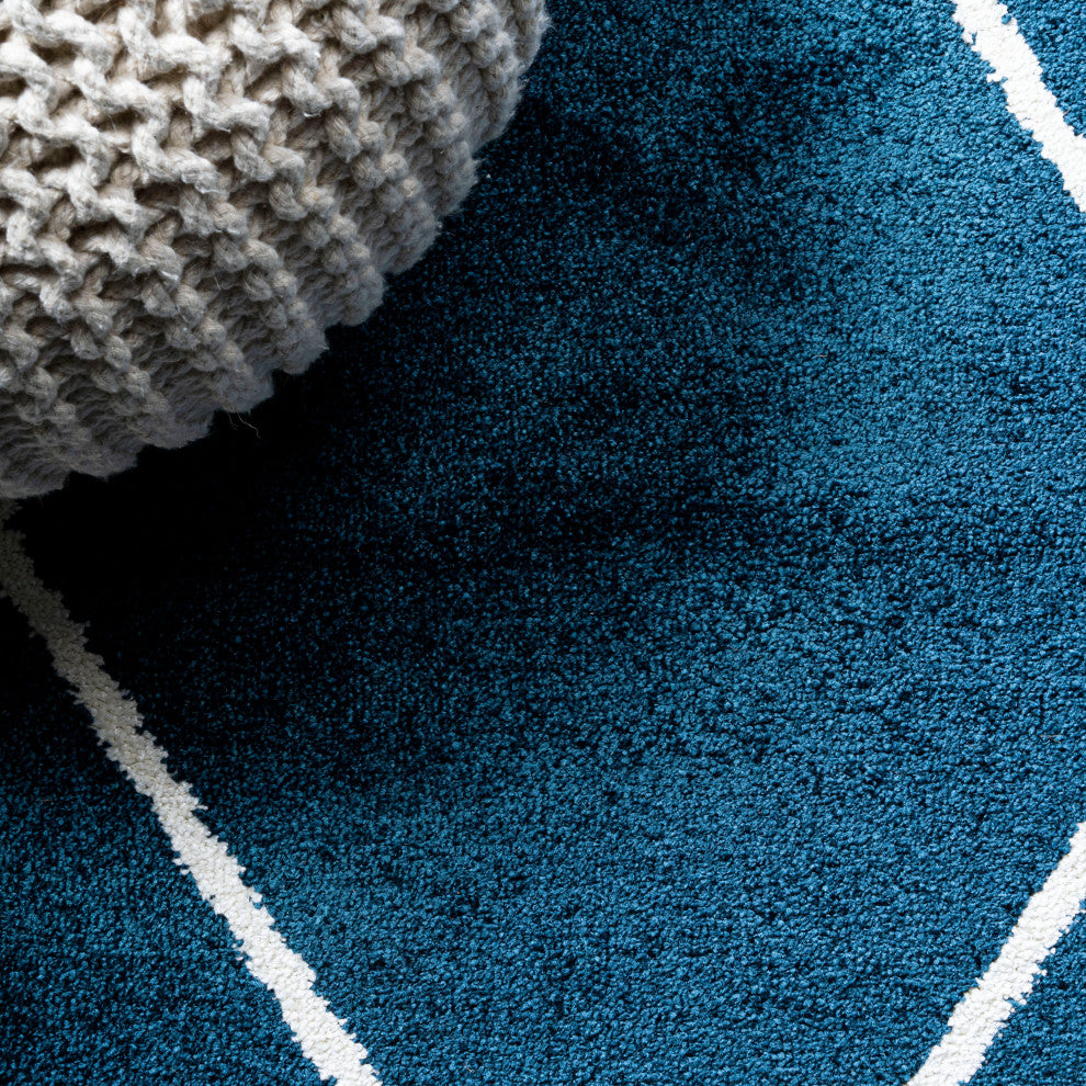 Cole Minimalist Diamond Trellis Navy/White 5'x8' Area Rug