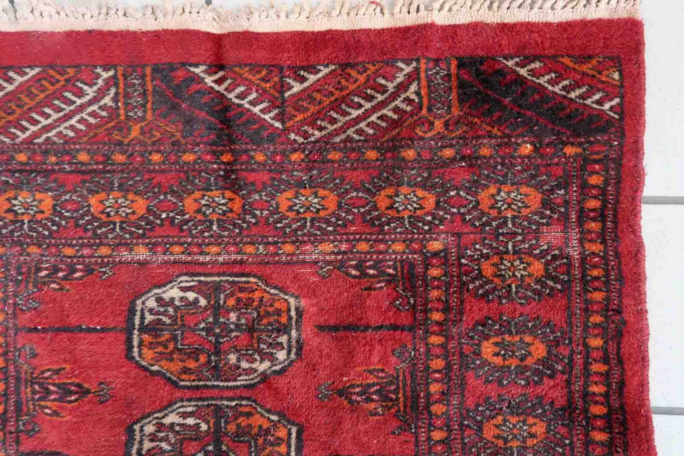 Handmade Vintage Pakistani Lahore Rug 2.6'x4', 80cmx122cm, 1970s