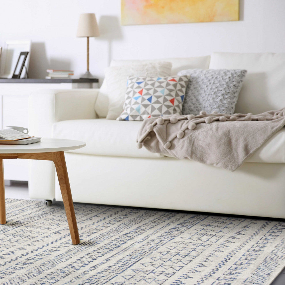 HomeRoots 5'x8' Ivory Machine Woven Bohemian Tribal Indoor Area Rug