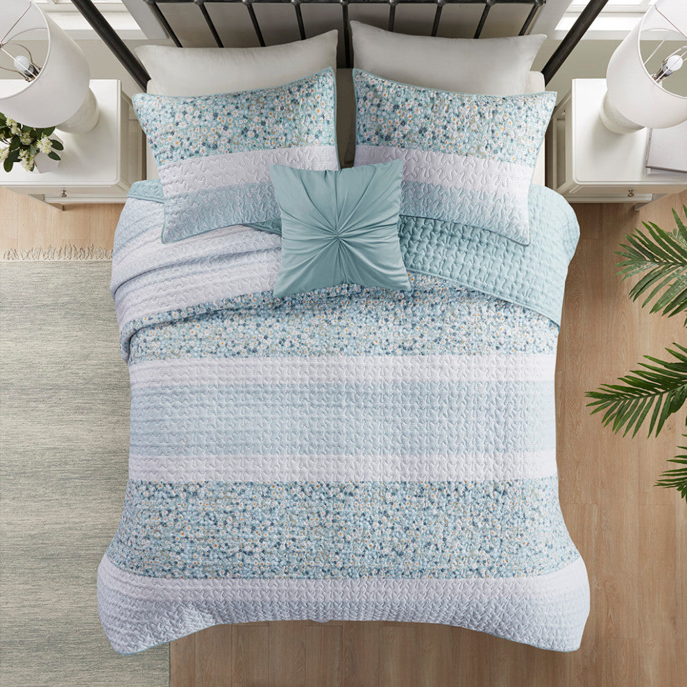 Madison Park Caralie 4 Piece Seersucker Quilt Set With Throw Pillow