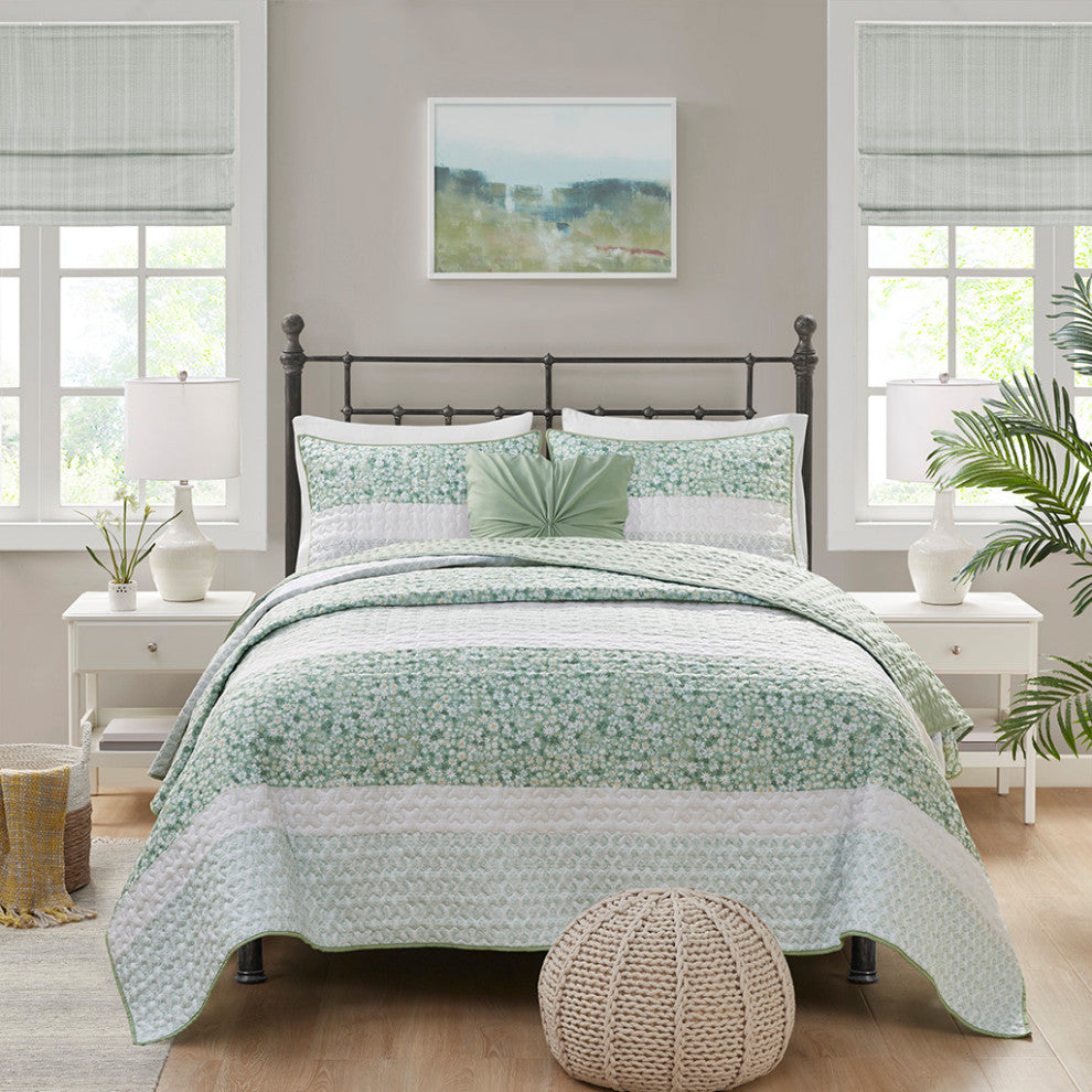 Madison Park Caralie 4 Piece Seersucker Quilt Set With Throw Pillow
