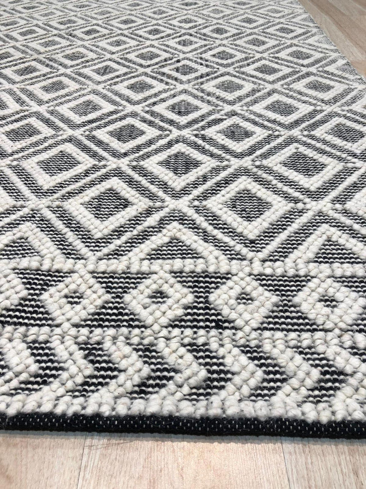 EORC Black Handwoven Wool Durrie Kilim Rug 5'x8'