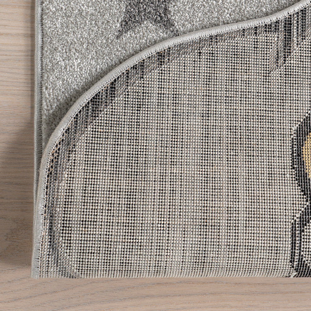 Nuloom Ryder Sleeping Bear Kids Rug, Light Grey 4'' x 6''