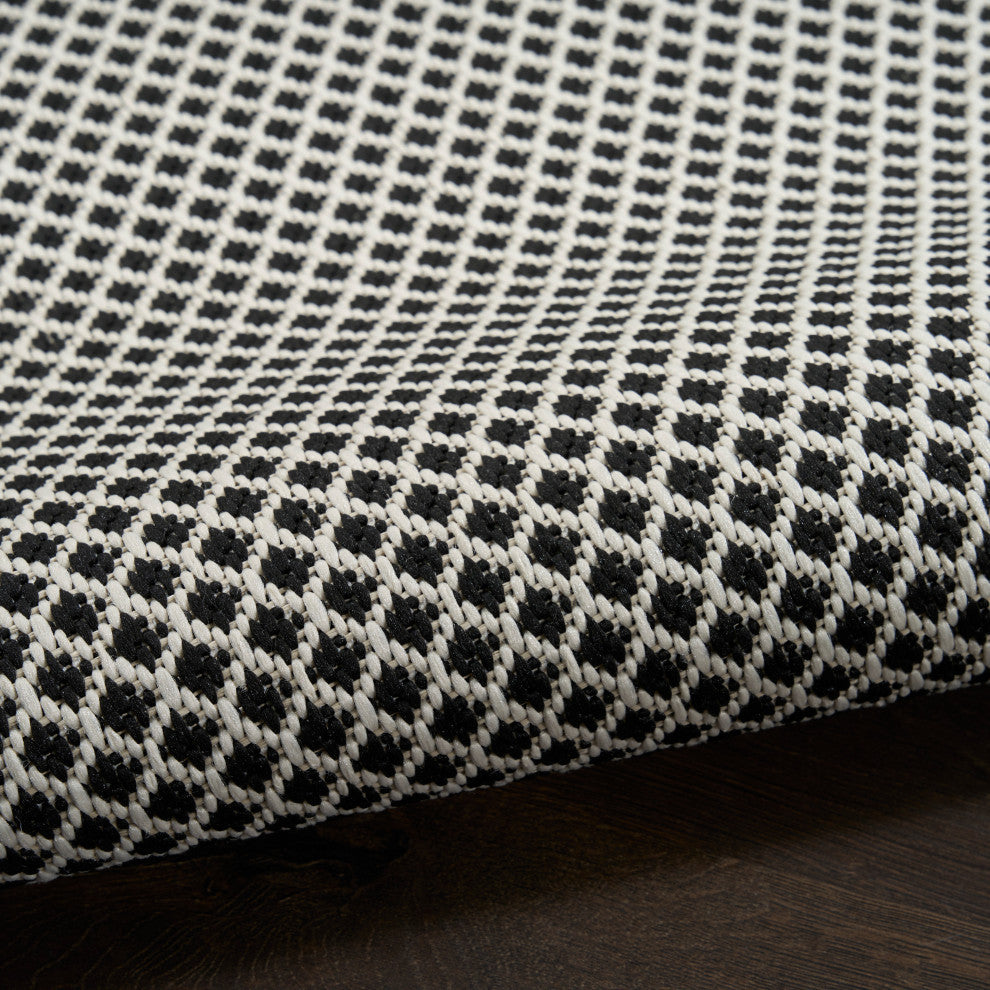 Nourison Courtyard 6' x 9' Black White Modern Rug