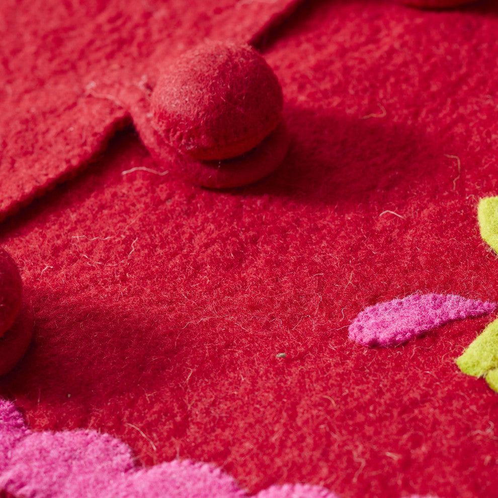 Berries Christmas Tree Skirt in Red
