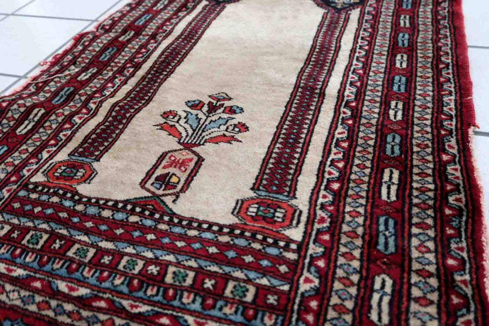 Handmade Vintage Pakistani Lahore Prayer Rug 1.9'x3', 60cmx93cm 1970s