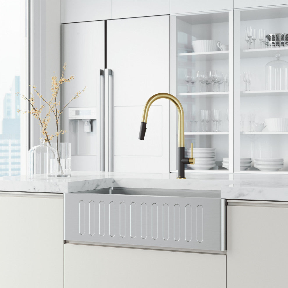 VIGO Greenwich 18" H Single Handle Pull-Down Sprayer Kitchen Faucet, Matte Brushed Gold/Matte Black, No Sensor, Without Extras