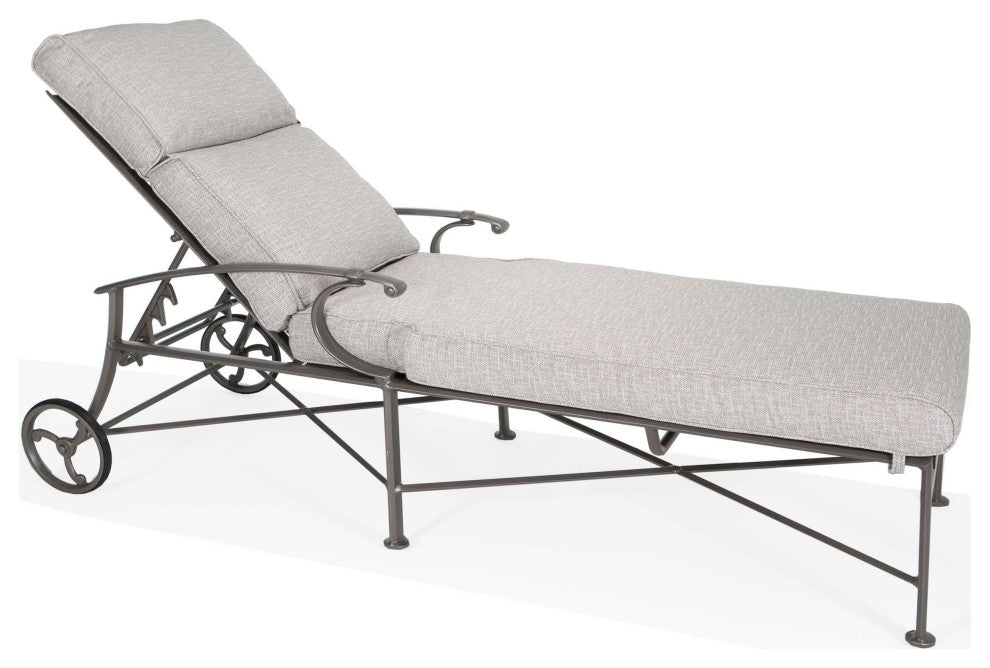 Manor Chaise