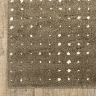 Greer Transitional Geo Dots Mink Brown/ Ivory Area Rug, 2'3" x 7'6"