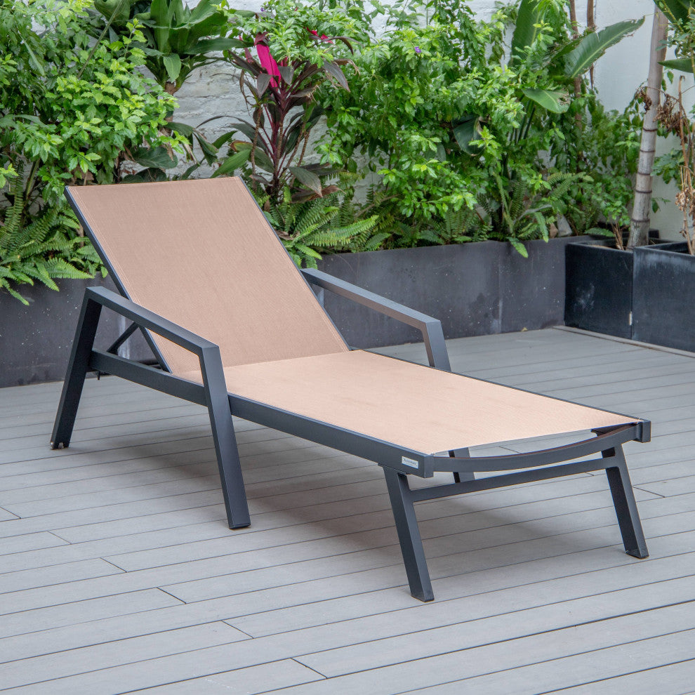 LeisureMod Marlin Chaise Lounge Chair With Arms and Fire Pit Table, Light Brown