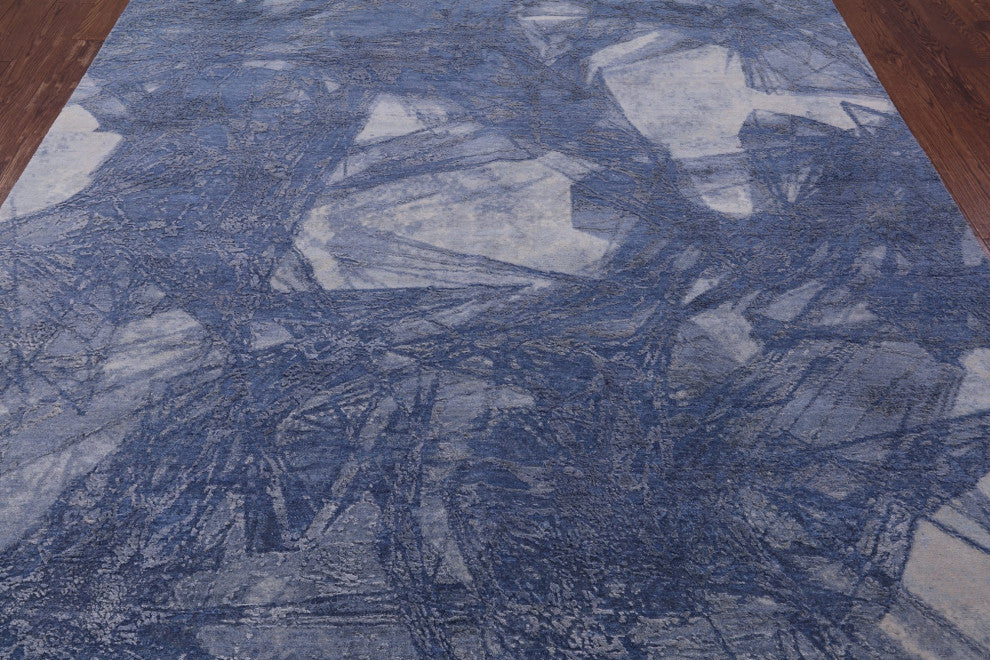 7' 11" X 10' 0" Wool and Silk Handmade Abstract Rug Q9047