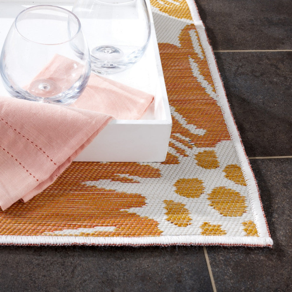 Safavieh Sunrise Collection SUN689 Indoor-Outdoor Rug, Ivory/Rust Gold, 6'7" Square