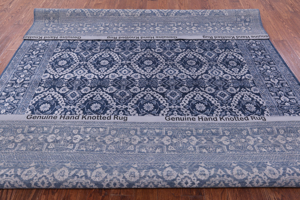 7' 11" X 10' 0" Wool and Silk Persian Handmade Rug Q11755