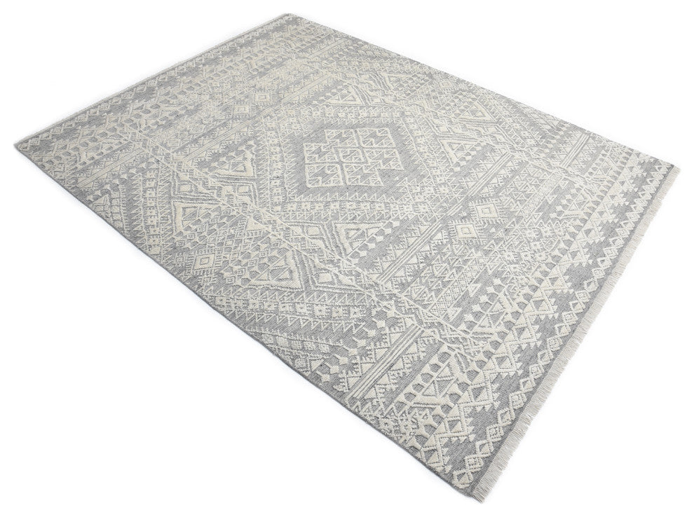 Misha, Handmade Area Rug 5' 0" x 8' 0"