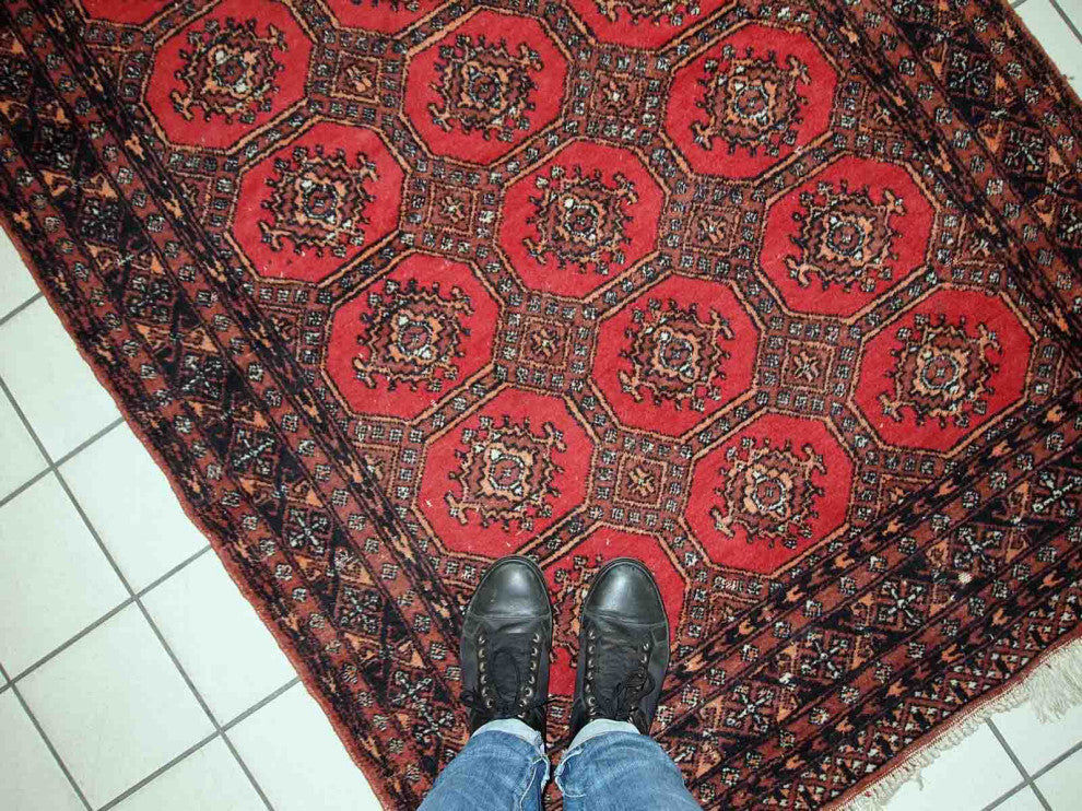 Handmade Vintage Uzbek Bukhara Rug, 3.9'x5.8', 121cm x177cm 1960s