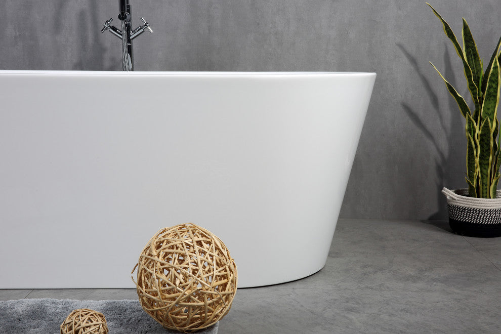 Acrylic Freestanding Bathtub With Chrome-Plated Drain Cover and Overflow Cover, 67"