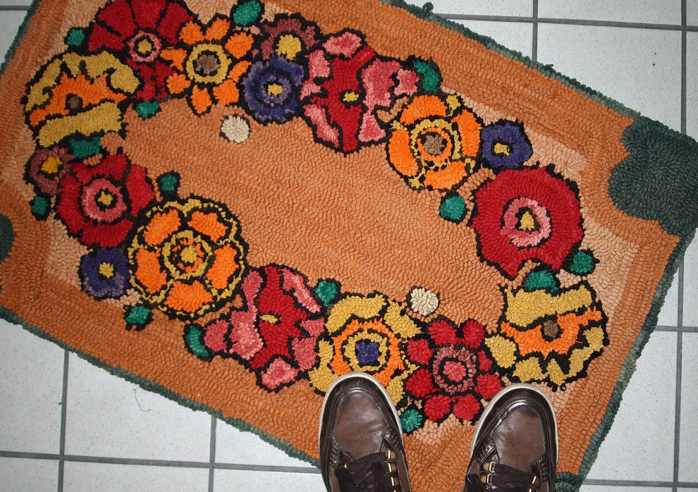 Handmade Vintage American Hooked Rug 2'x3', 61cmx91cm 1940s